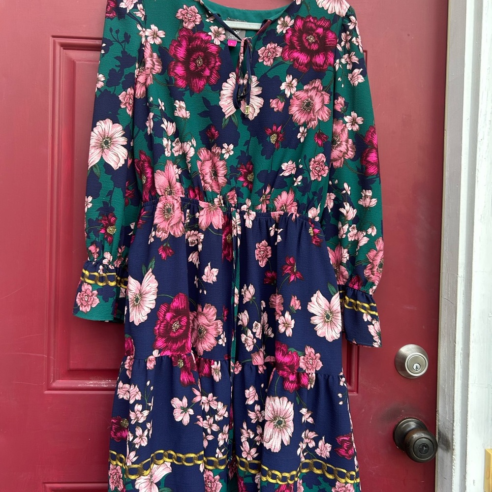 Vince Camuto size 8 above knee floral dress